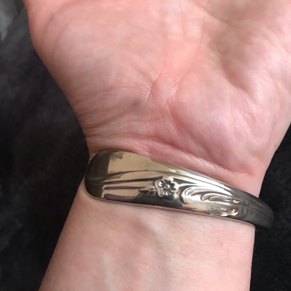 Silver bracelet with beautiful polished stone - Picture 6 of 8